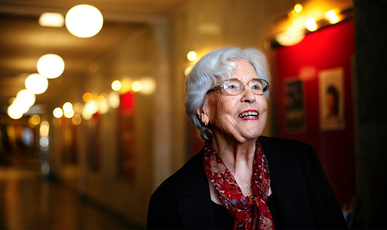 Närbild på kvinna. Photo